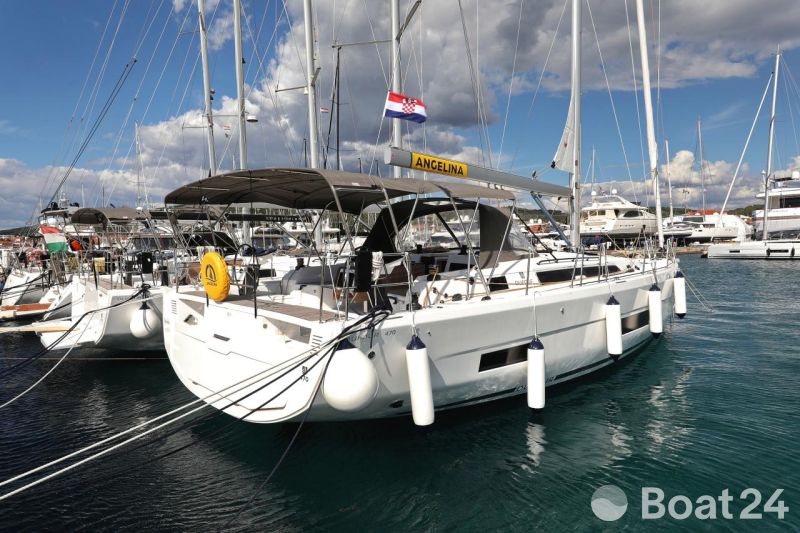 Dufour 470