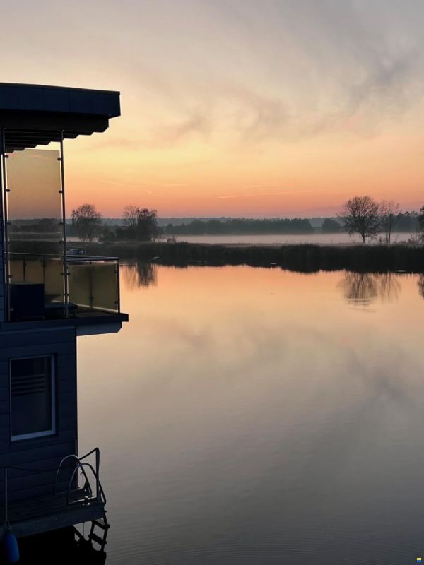 Floating House Steelvoll 63