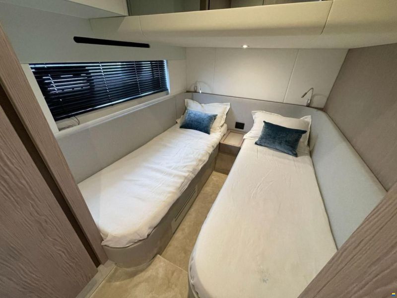 Azimut Fly 53
