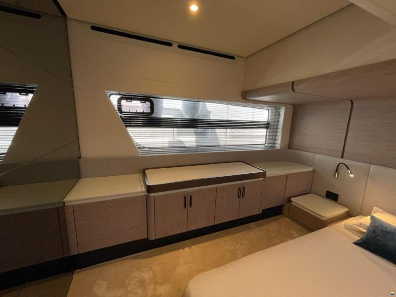 Azimut Fly 53