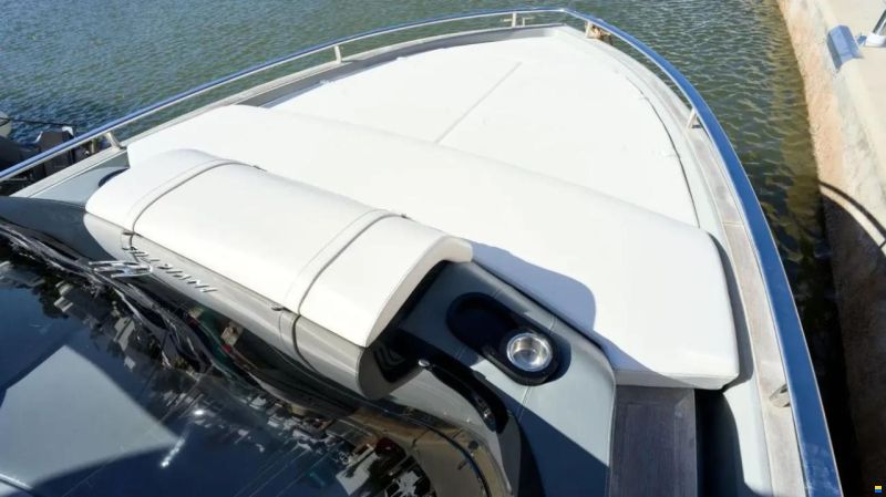 Invictus 320 GT