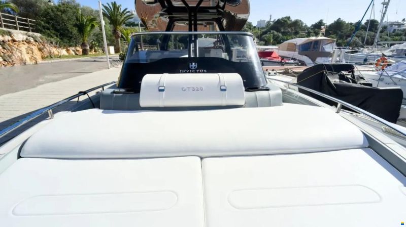 Invictus 320 GT