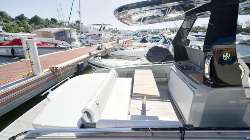 Invictus 320 GT