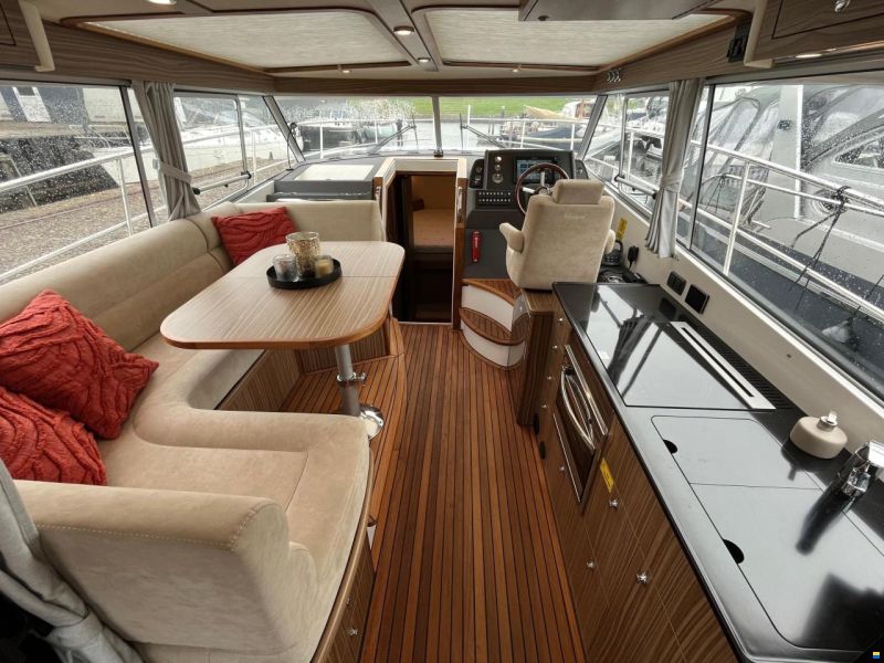 Saga 385