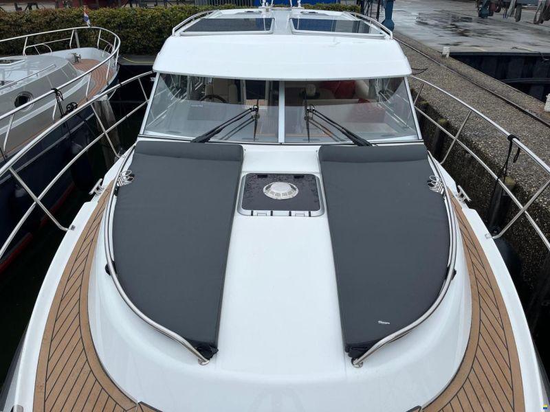 Saga 385