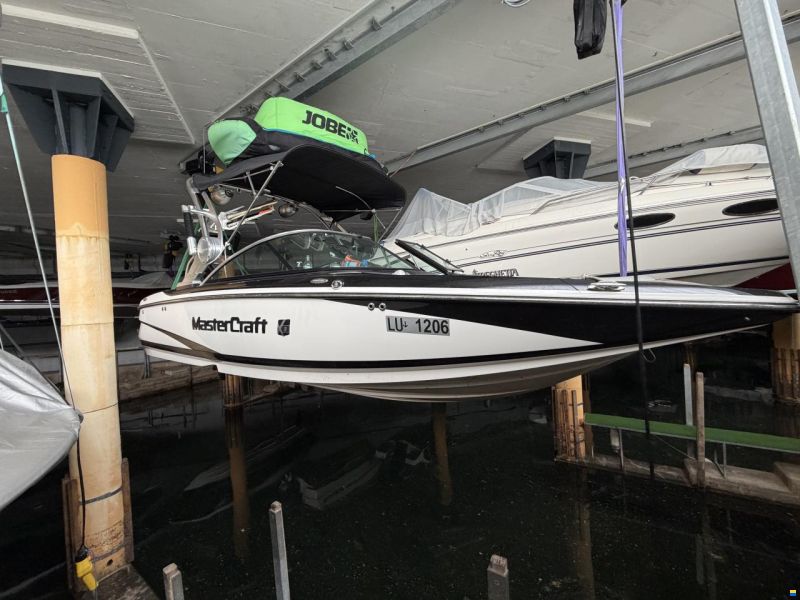 MasterCraft X2