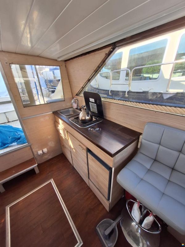 Chris Craft 31 Commander Sport
