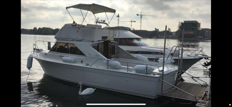 Chris Craft 31 Commander Sport
