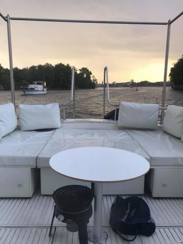 Chris Craft 31 Commander Sport