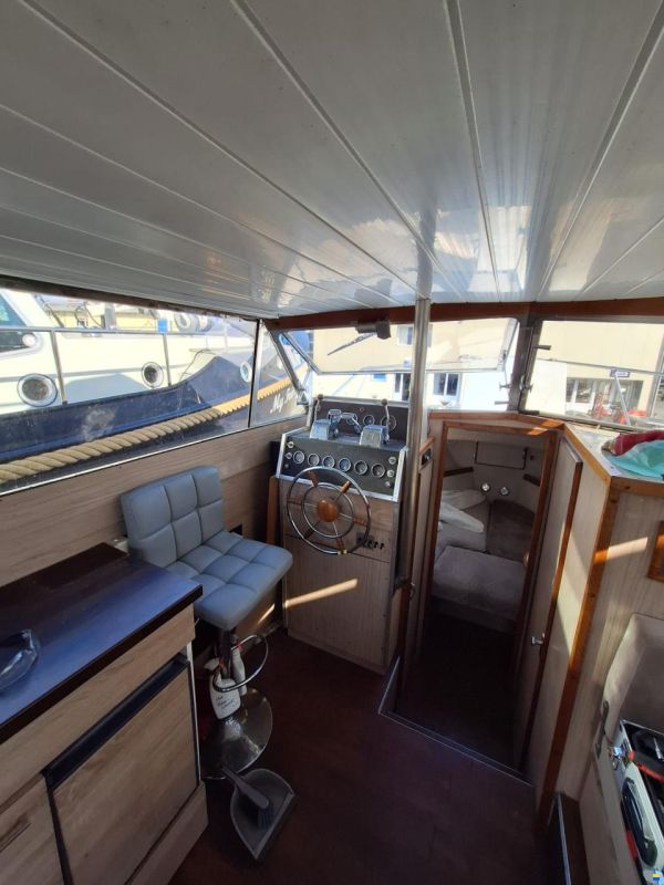 Chris Craft 31 Commander Sport