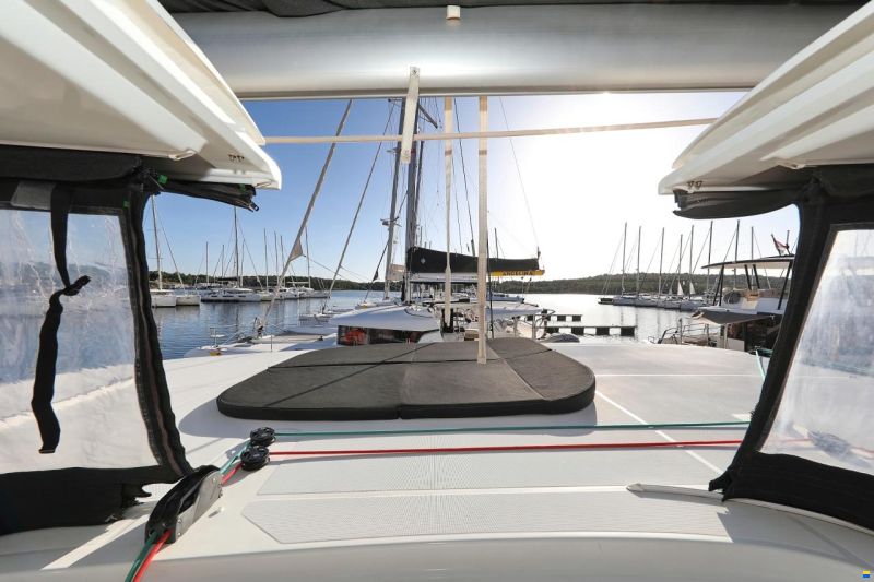 Lagoon 42