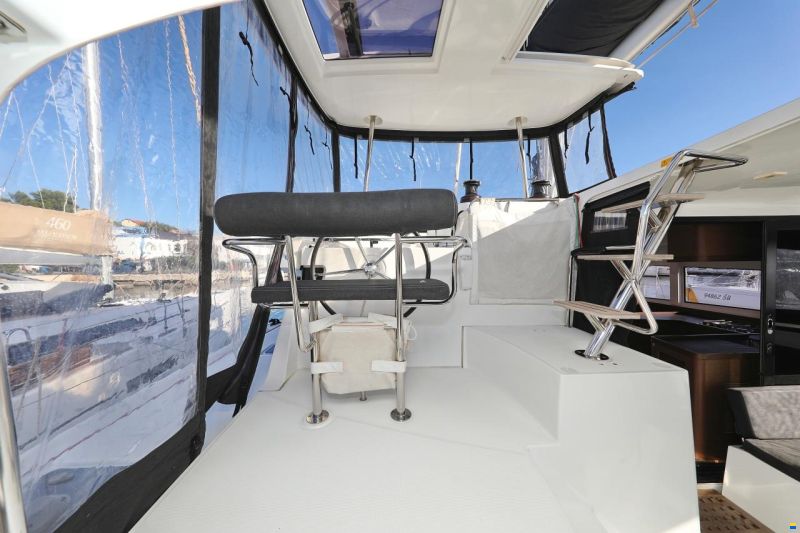 Lagoon 42