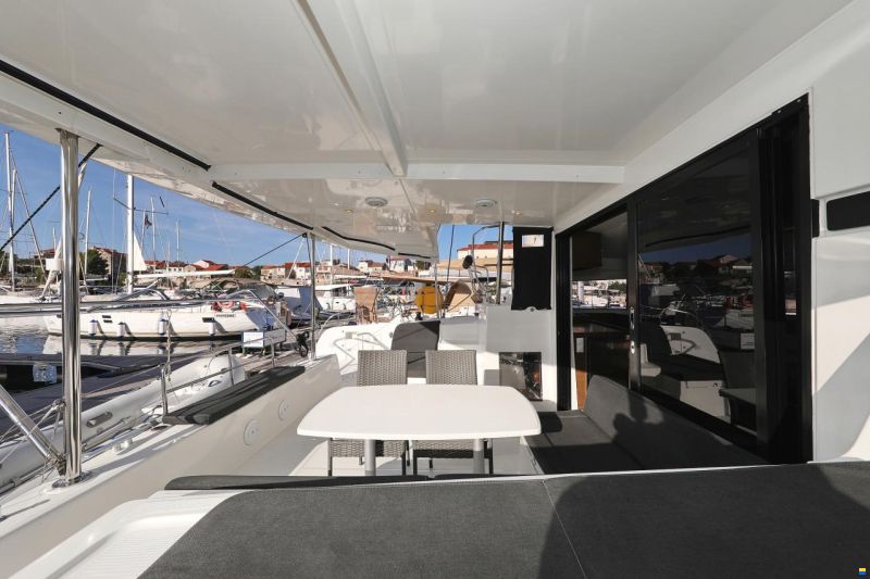Lagoon 42