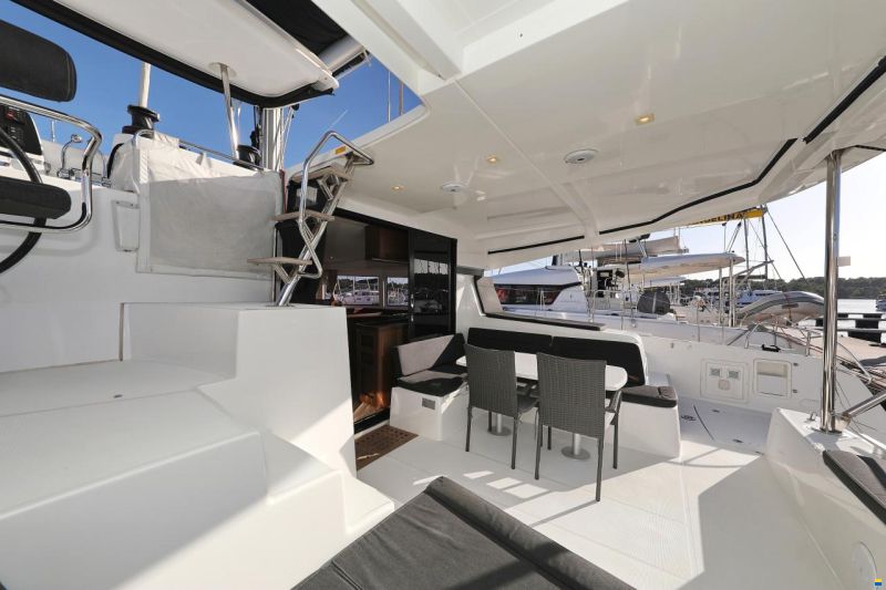 Lagoon 42