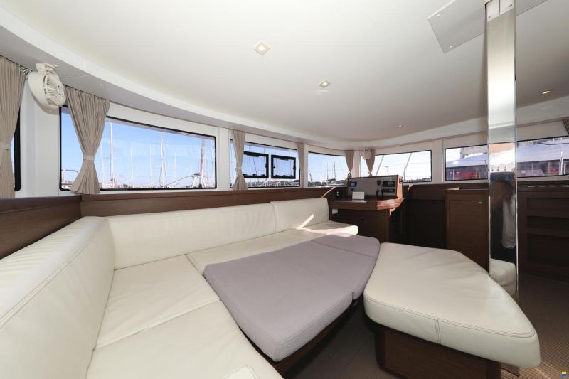 Lagoon 42