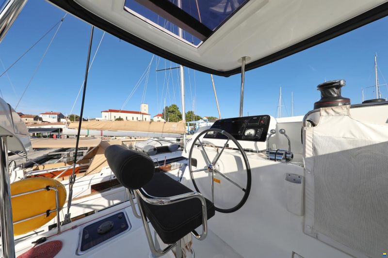 Lagoon 42