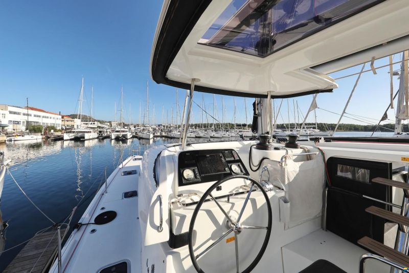 Lagoon 42