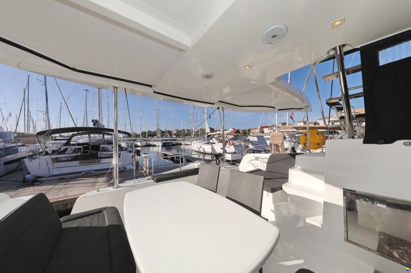 Lagoon 42