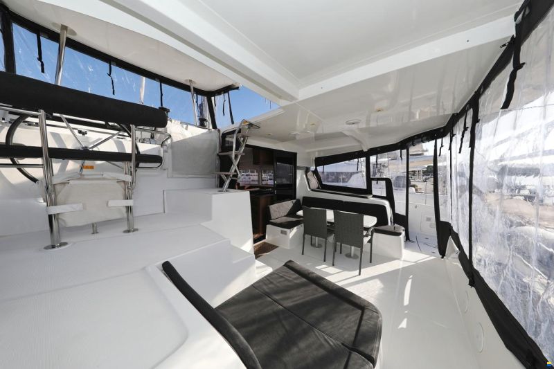 Lagoon 42