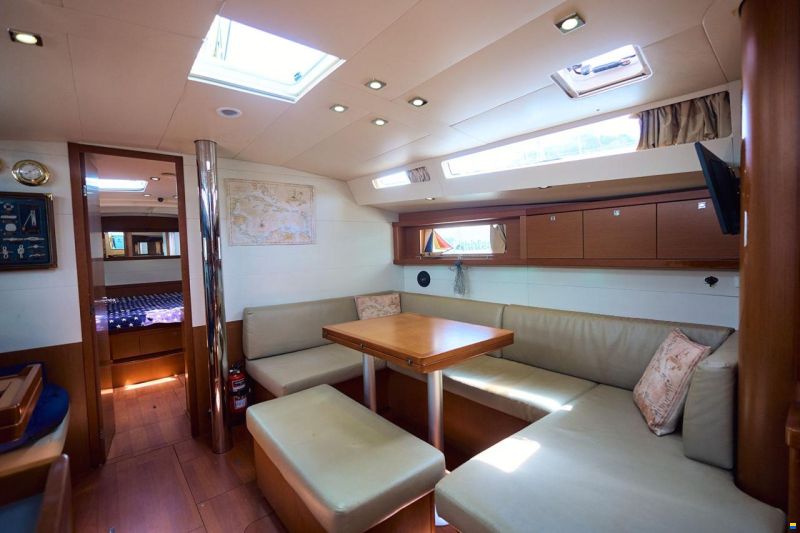 Beneteau Oceanis 48