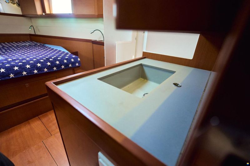 Beneteau Oceanis 48