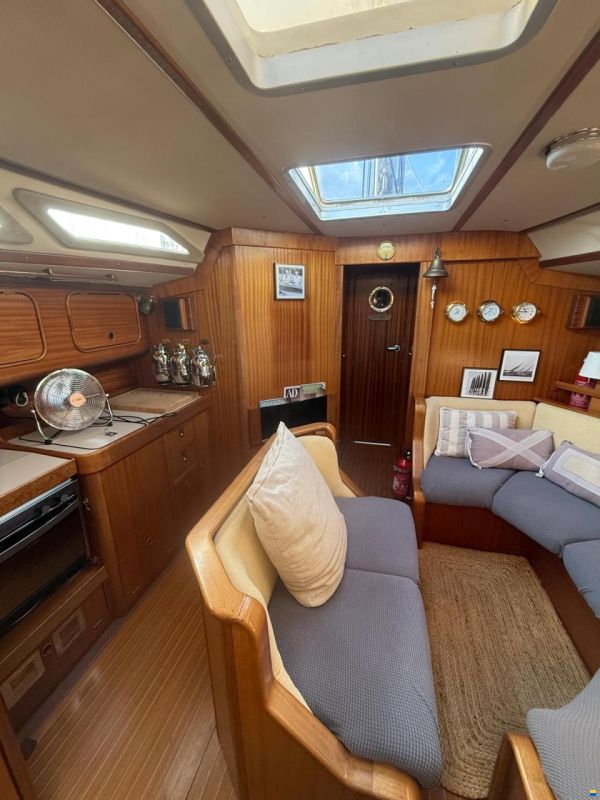 Bavaria Lagoon 390