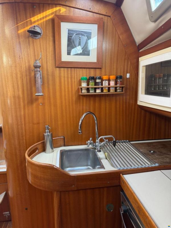 Bavaria Lagoon 390