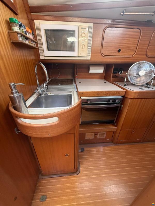 Bavaria Lagoon 390