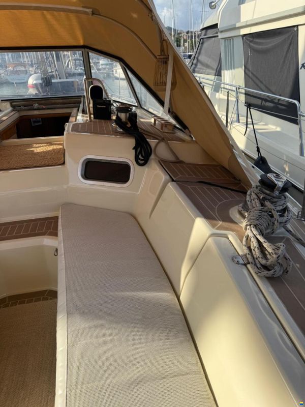 Bavaria Lagoon 390