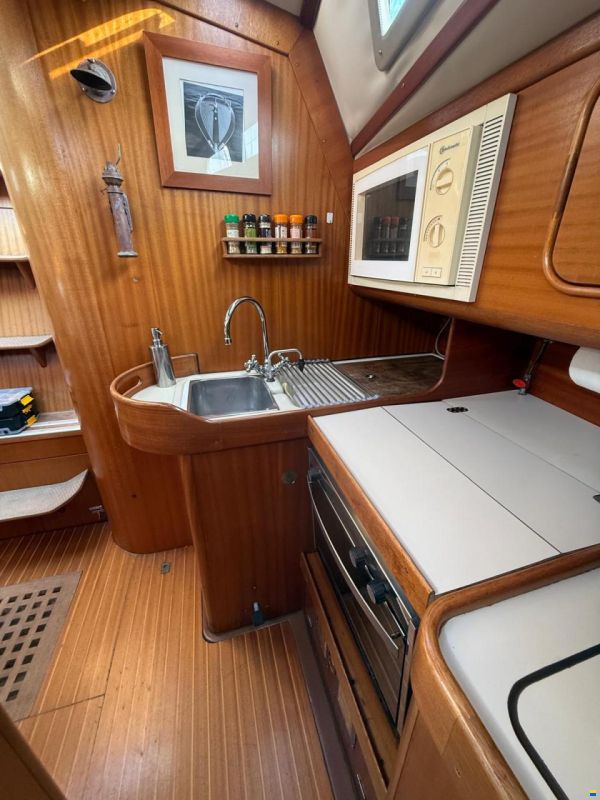 Bavaria Lagoon 390