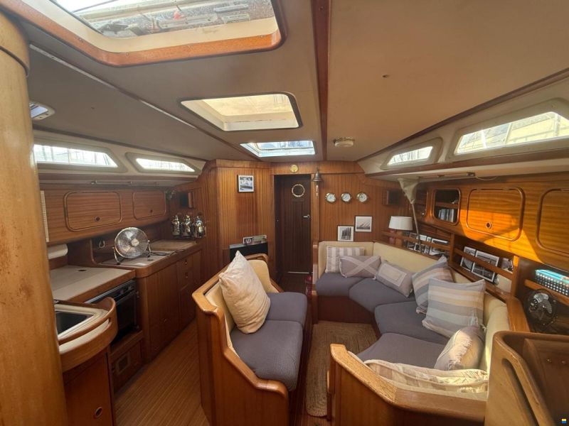 Bavaria Lagoon 390
