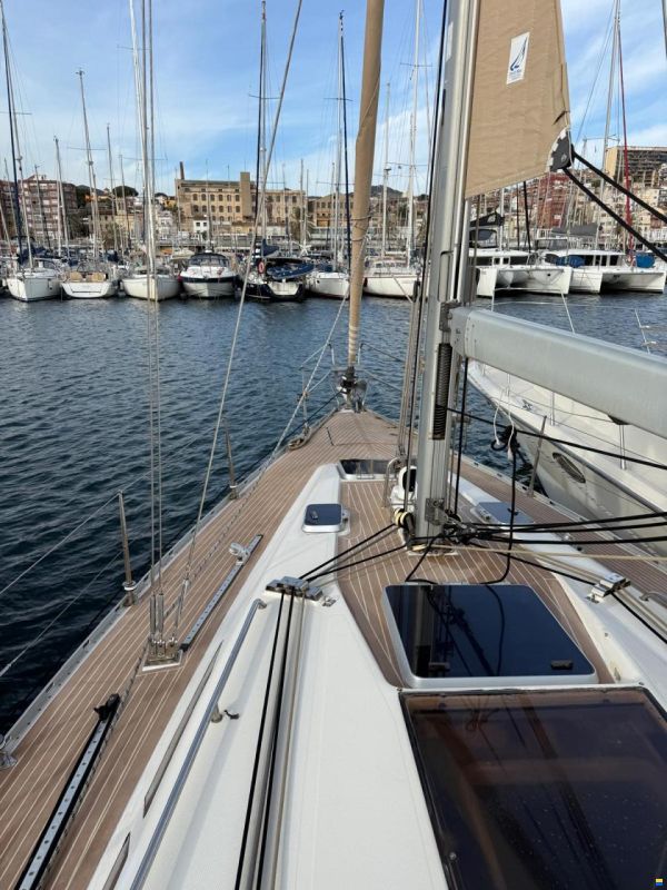 Bavaria Lagoon 390