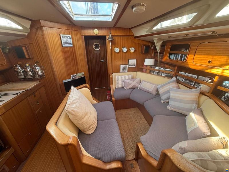 Bavaria Lagoon 390