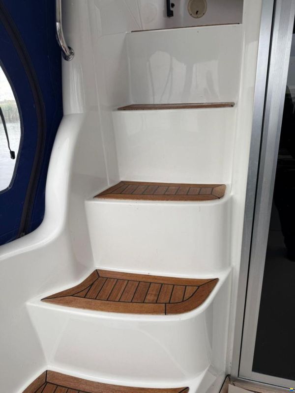 Sportcruiser Galeon Flybridge 280