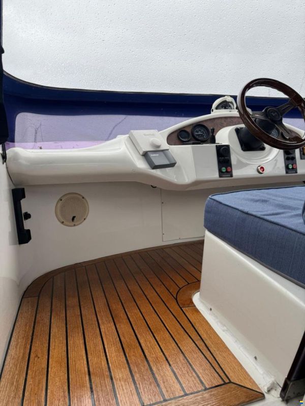 Sportcruiser Galeon Flybridge 280