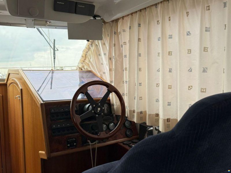 Sportcruiser Galeon Flybridge 280