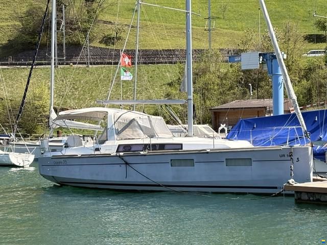 Beneteau Oceanis 35 Weekender