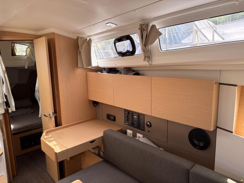 Beneteau Oceanis 35 Weekender