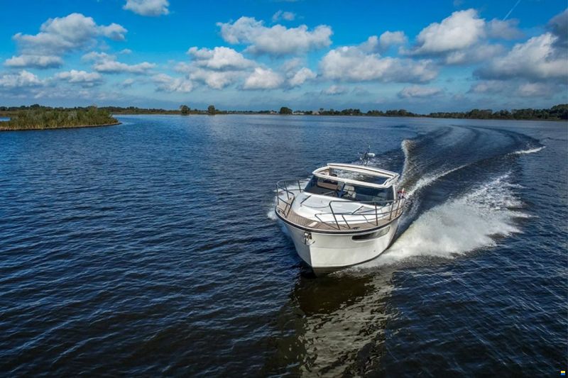Marex 310 Sun Cruiser