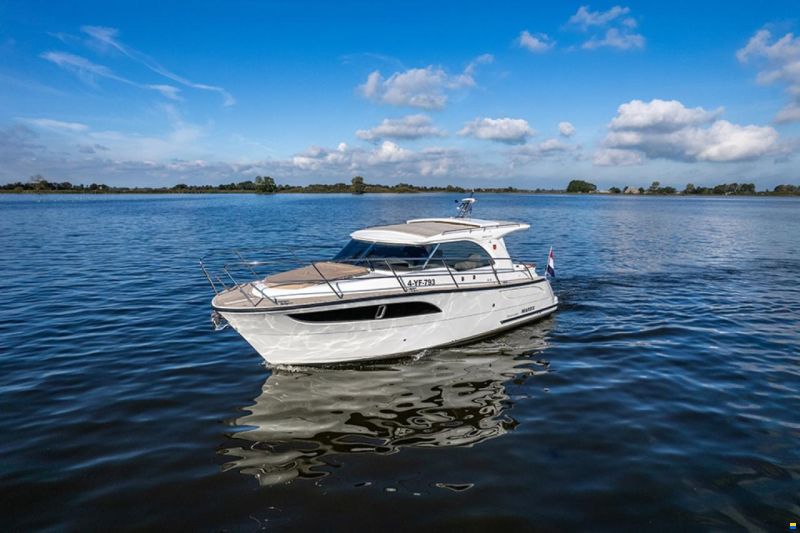 Marex 310 Sun Cruiser