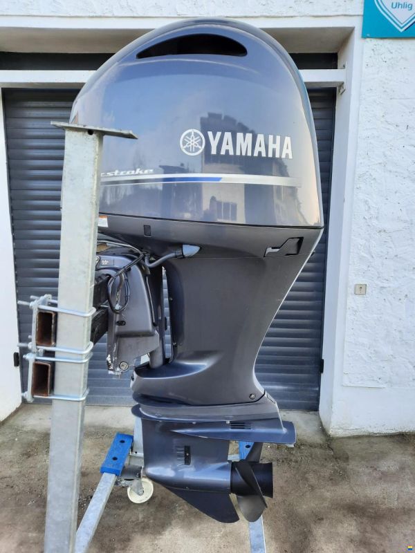 Yamaha F200