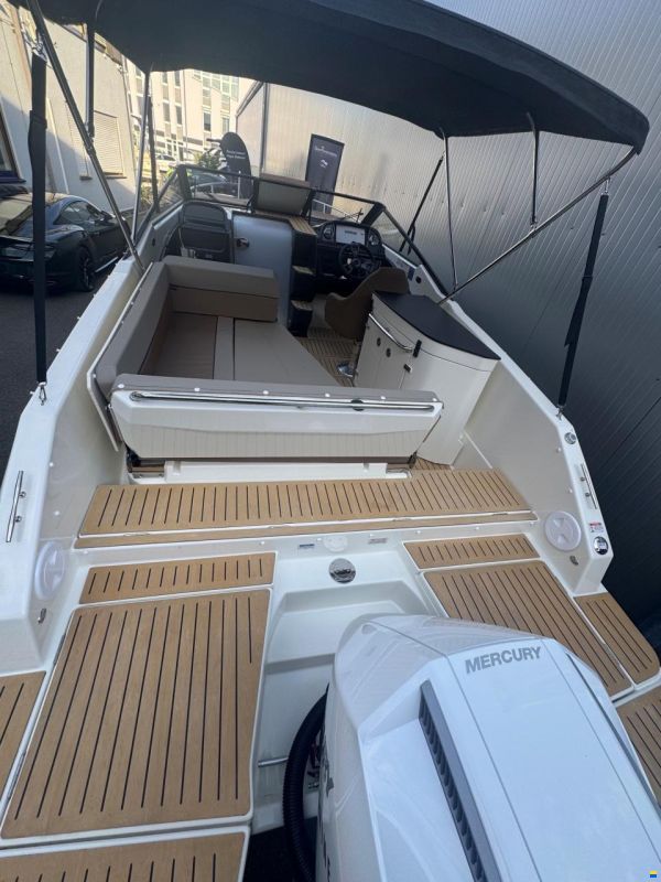 Quicksilver 755 Cruiser