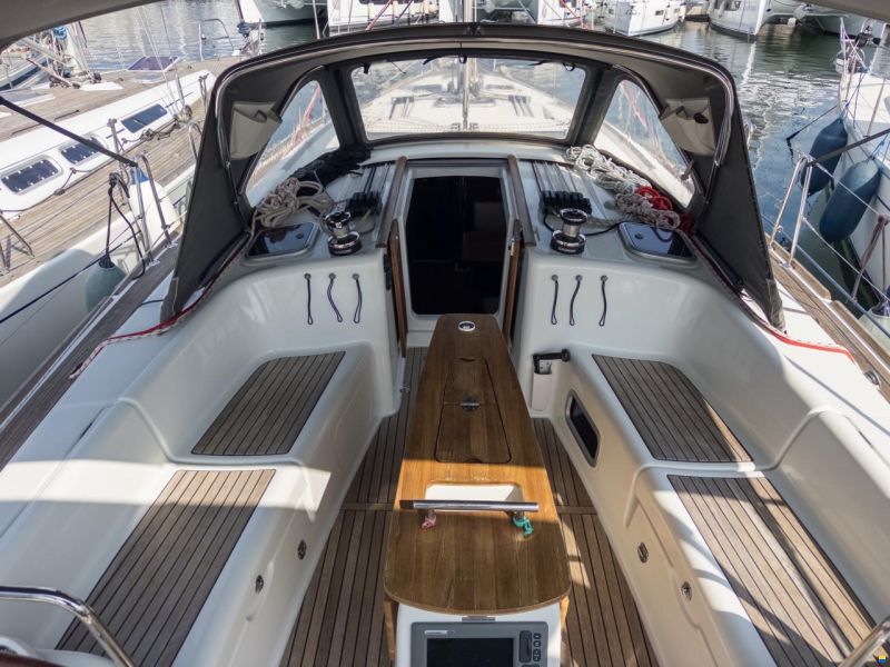 Beneteau Oceanis 43