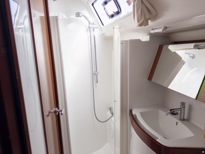 Beneteau Oceanis 43