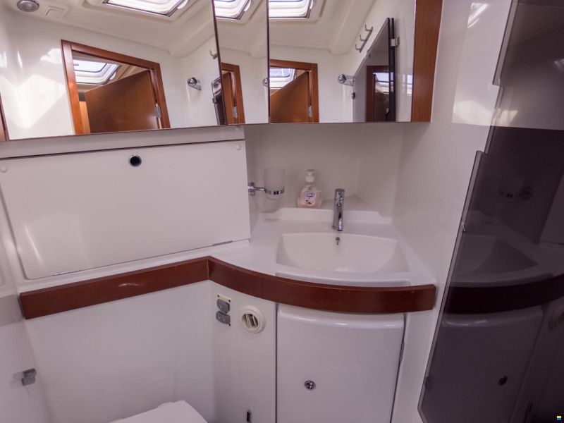 Beneteau Oceanis 43