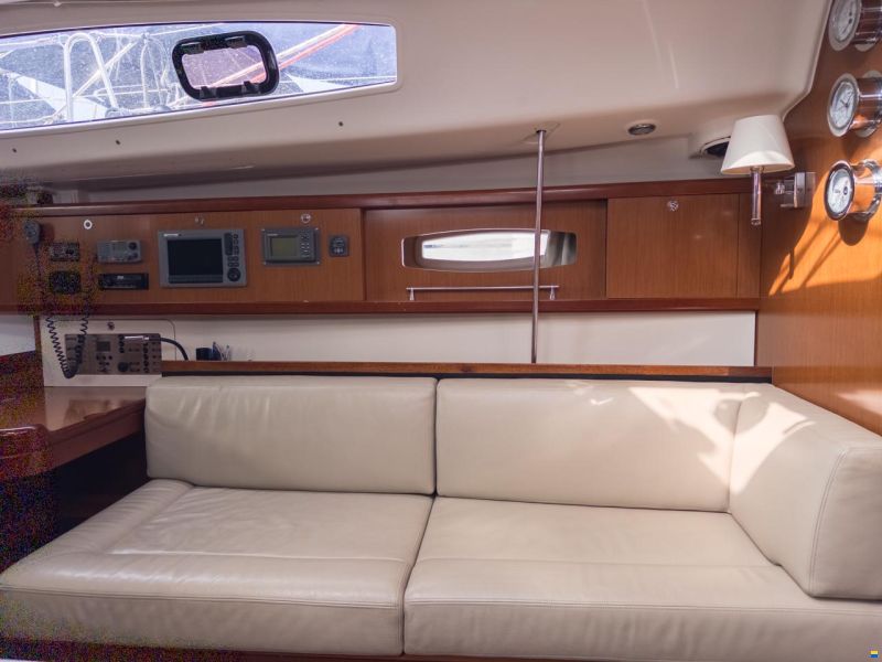 Beneteau Oceanis 43