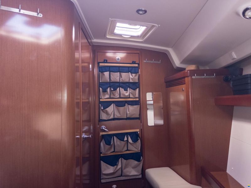 Beneteau Oceanis 43
