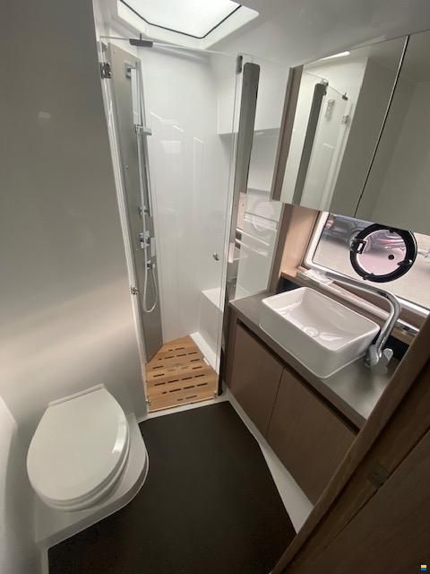 Sealine C390