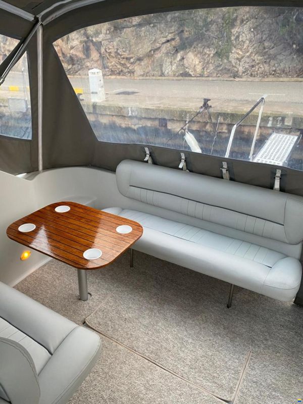 Crownline CR330