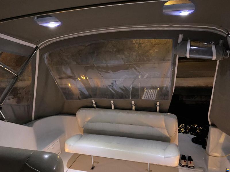 Crownline CR330